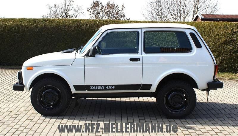 Second-hand Lada niva 83 CP (61 kW) 2018 Alb SUV