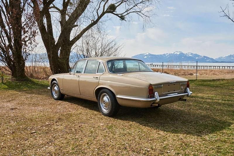 Gebraucht Jaguar XJ6 186 PS (136 kW) 1971 Honey beige Limousine