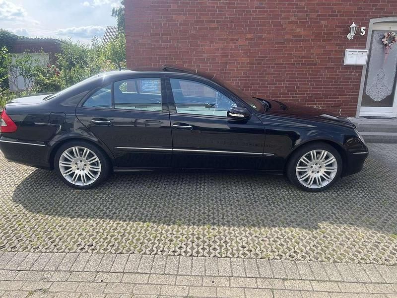Gebraucht 2007 Mercedes E320 Avantgarde Limousine | 9.900 € (Teuer) - Bild 1/4