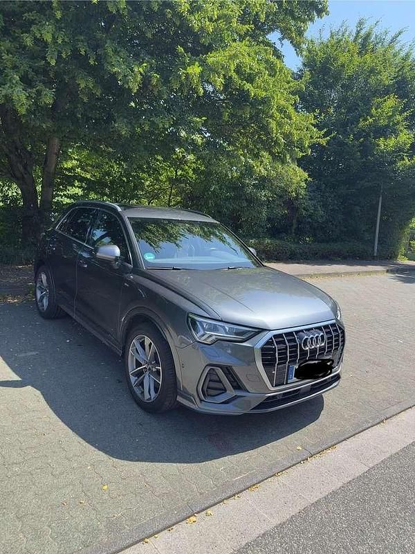 Schwarz Gebraucht 2019 Audi Q3 SUV | 28.500 € (Etwas zu teuer) - Bild 1/4
