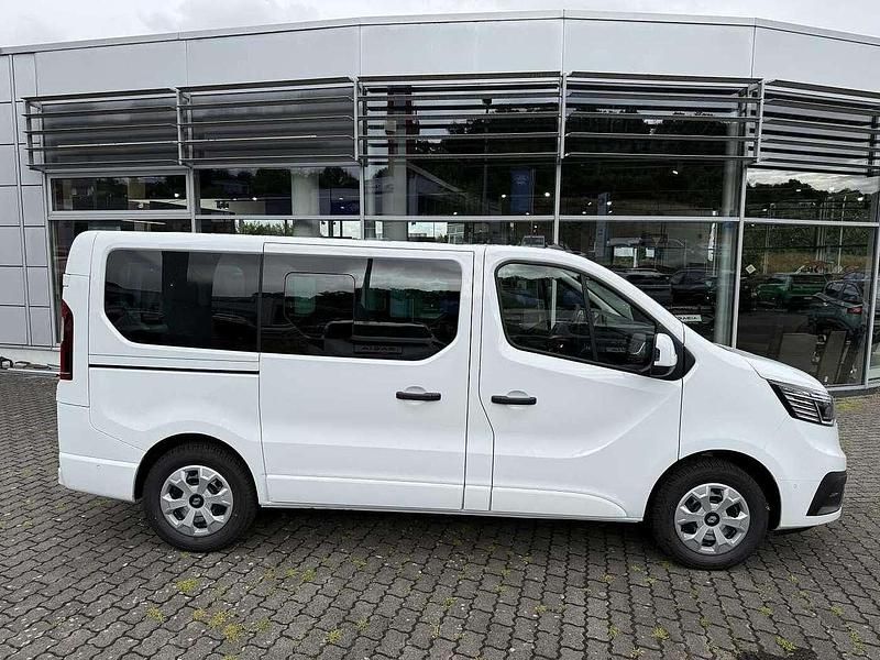 Neu Renault Trafic Evolution 150 PS (110 kW) 2025 Arktis weiß Van / Kleinbus