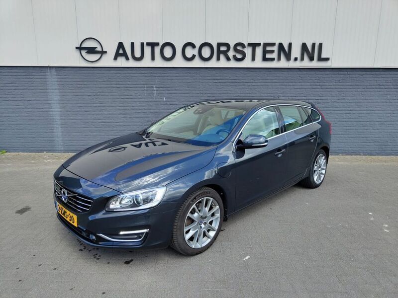 Grau Gebraucht 2015 Volvo V60 Summum Kombi | 7.940 € (Fairer Preis) - Bild 1/4