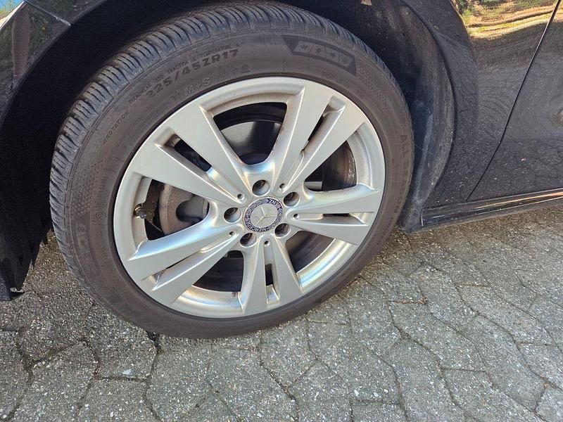 Gebraucht Mercedes A180 122 PS (89 kW) 2016 Schwarz Limousine