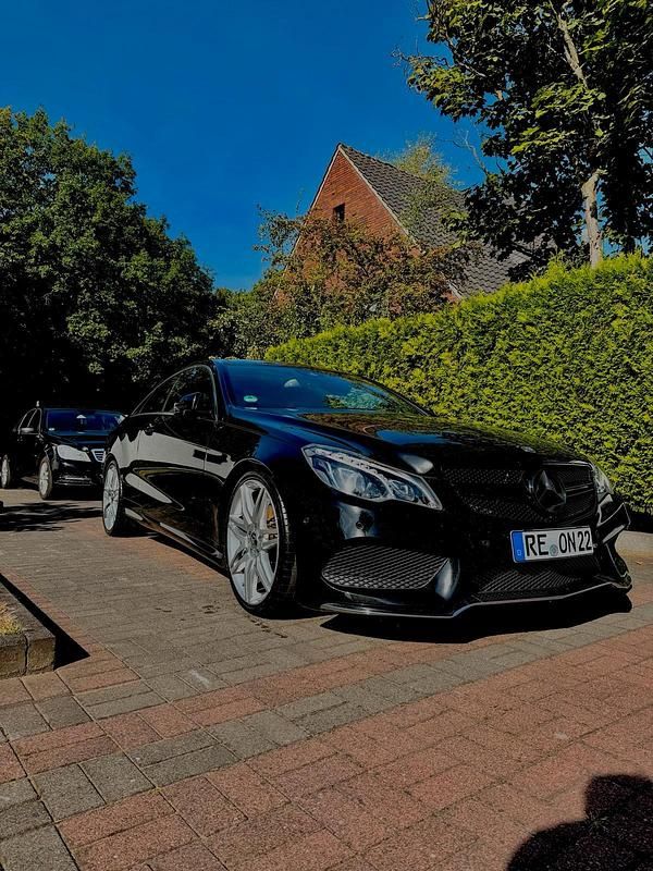 Schwarz Gebraucht 2015 Mercedes E350 AMG Coupé | 21.200 € (Fairer Preis) - Bild 1/4