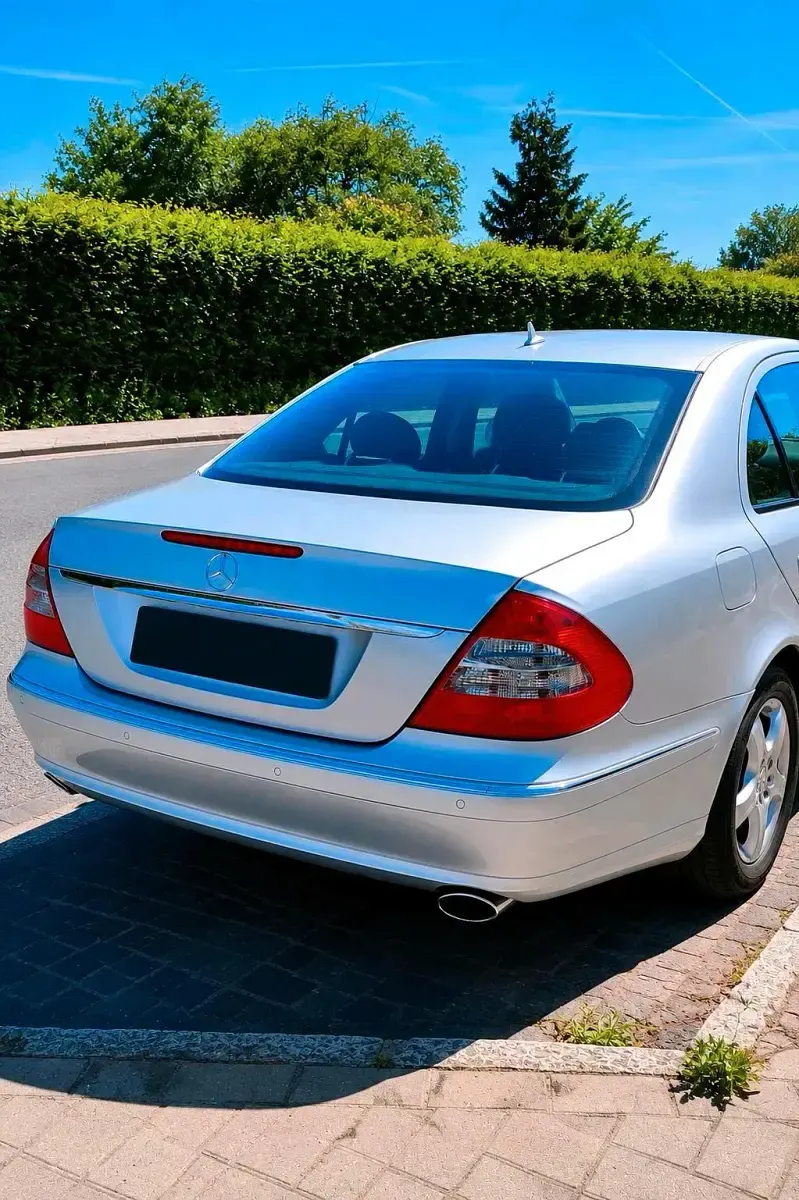 Gebraucht Mercedes E320 224 PS (164 kW) 2008 Silber Limousine