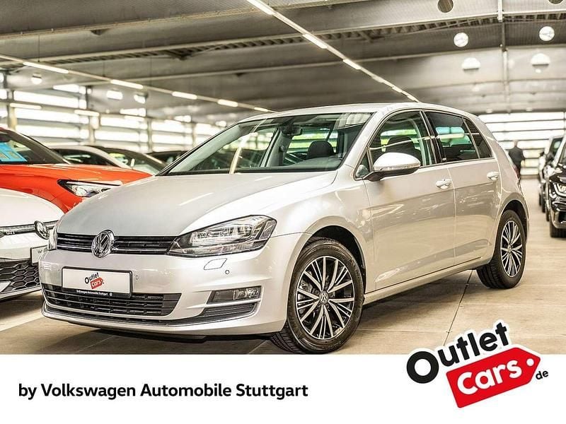 Reflexsilber metallic Gebraucht 2016 VW Golf VII Allstar Limousine | 12.930 € (Guter Preis) - Bild 1/4