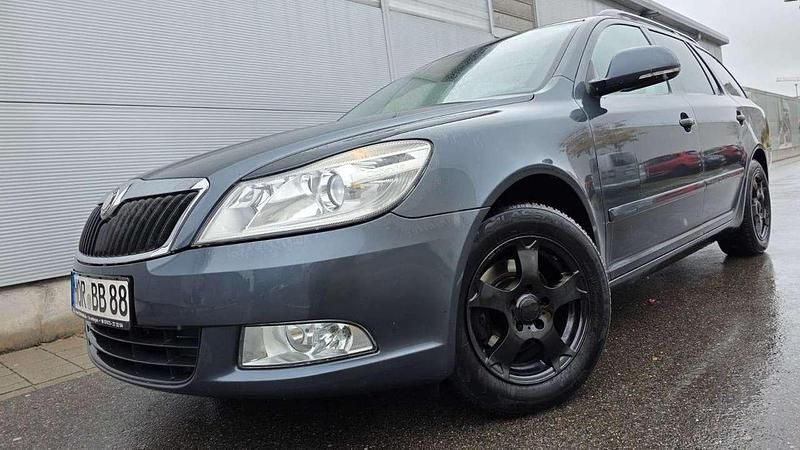 Grau Gebraucht 2012 Skoda Octavia Kombi | 2.500 € (Superpreis) - Bild 1/4