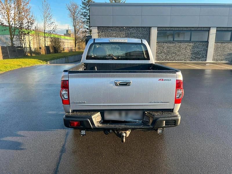 Gebraucht Isuzu D-Max 136 PS (100 kW) 2010 Silber Pickup