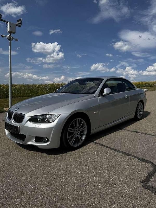 Grau Gebraucht 2008 BMW 330 Cabriolet M Sport Cabrio | 17.490 € (Guter Preis) - Bild 1/4
