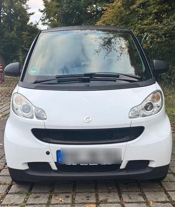 Weiß Gebraucht 2010 Smart ForTwo Coupé Pure Coupé | 3.300 € (Fairer Preis) - Bild 1/4