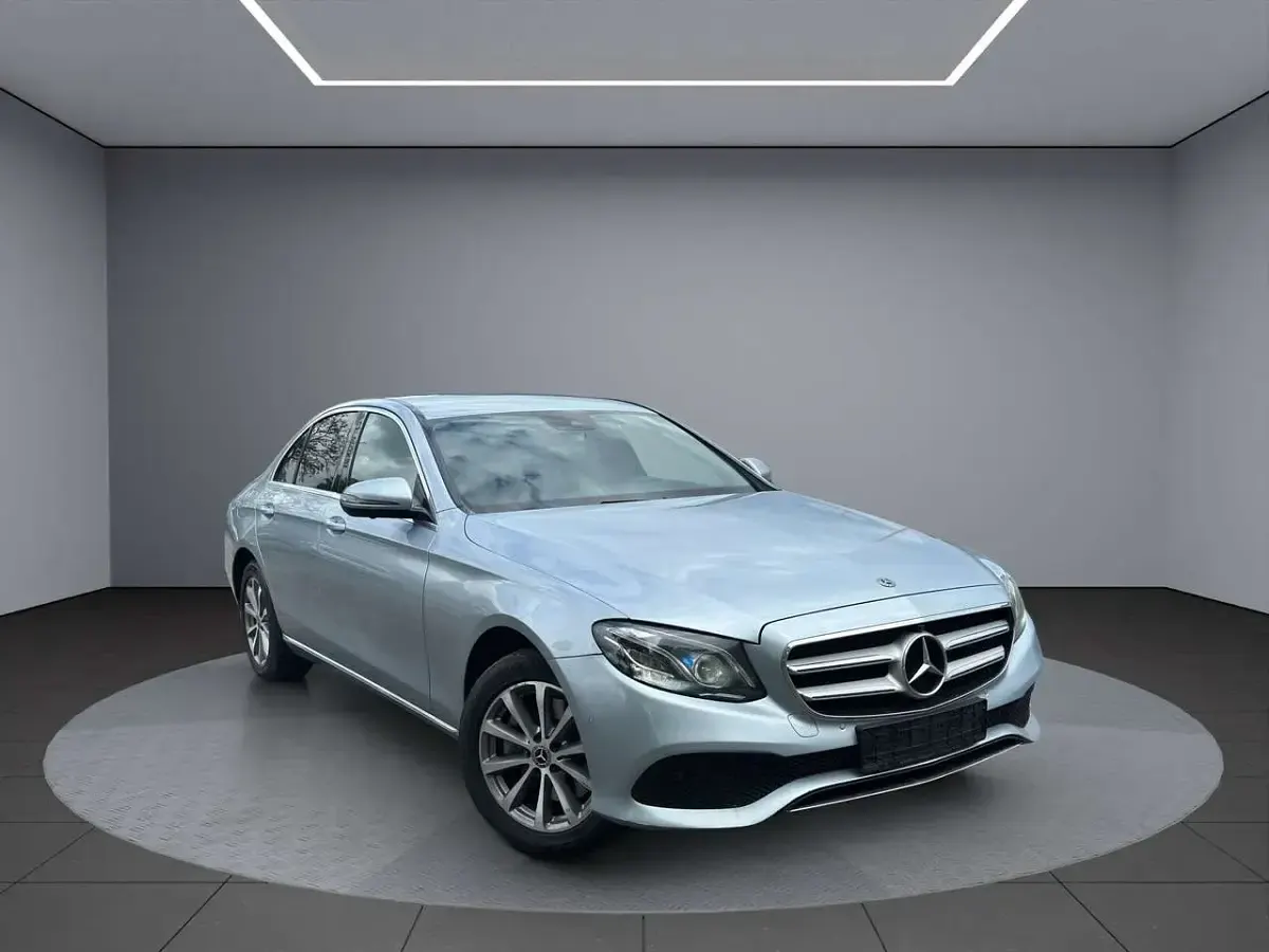 Gebraucht Mercedes E220 194 PS (142 kW) 2017 Grau Limousine