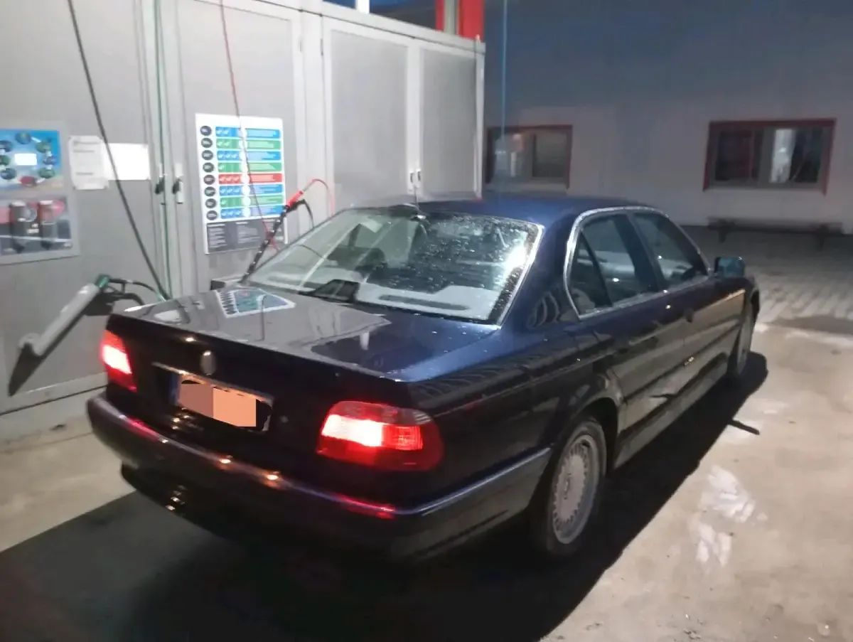 Gebraucht BMW 735 235 PS (172 kW) 1997 Blau Limousine