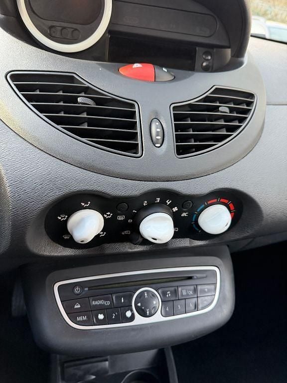 Gebraucht Renault Twingo 75 PS (55 kW) 2011 Weiß Kleinwagen