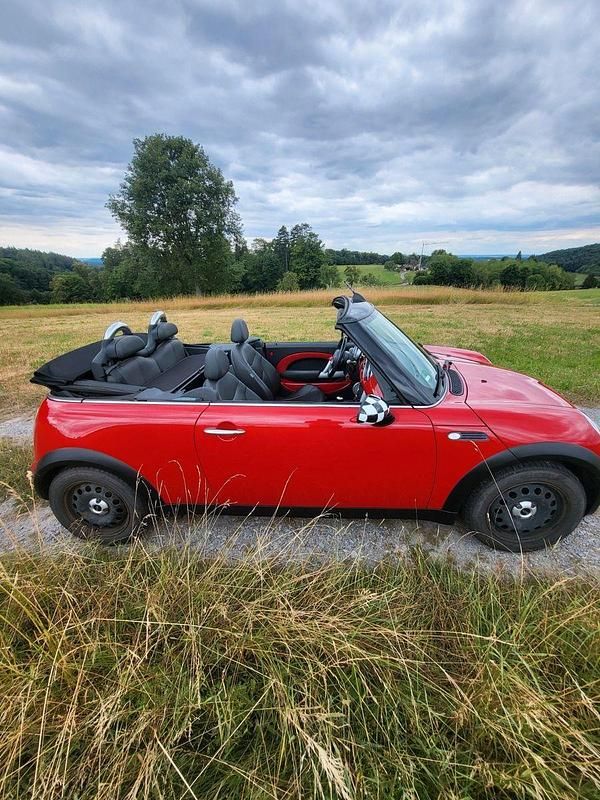 Rot Gebraucht 2005 Mini One Cabriolet Cabrio | 3.700 € (Fairer Preis) - Bild 1/4