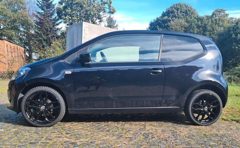 Gebraucht VW up! 68 PS (50 kW) 2014 Schwarz Kleinwagen
