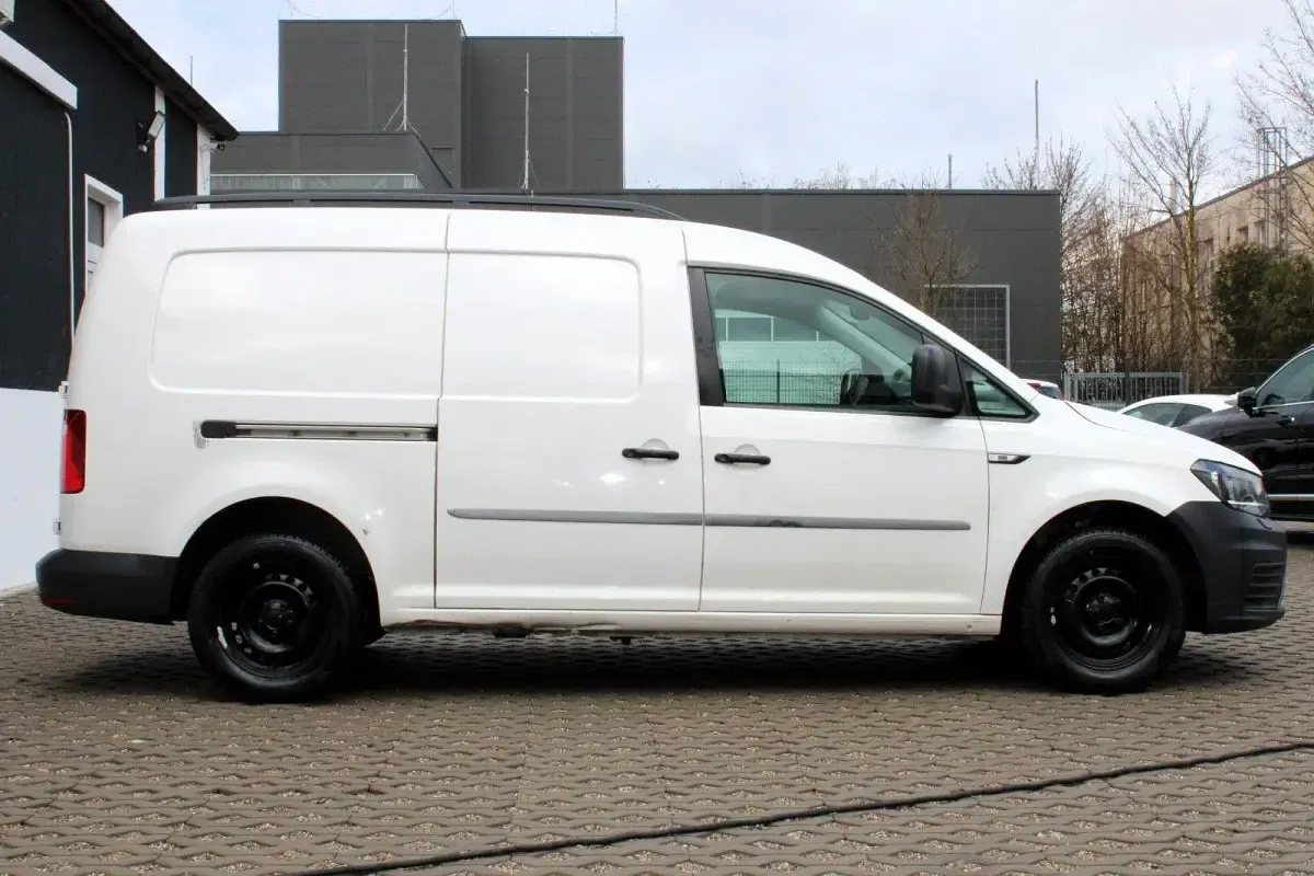 Usado VW Caddy 102 HP (75 kW) 2018 Branco Monovolume