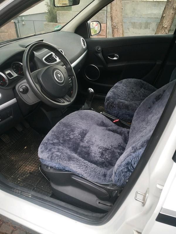 Gebraucht Renault Clio II 75 PS (55 kW) 2009 Weiß Kleinwagen