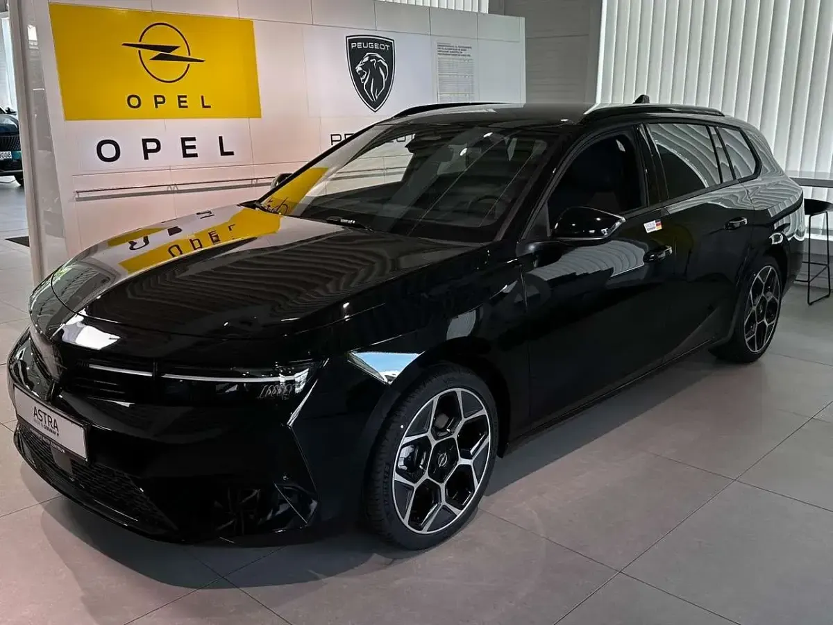 Neu Opel Astra Ultimate 131 PS (96 kW) 2026 Schwarz Kombi