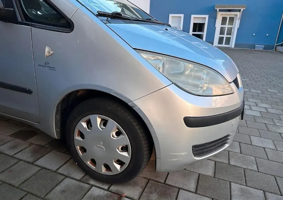 Gebraucht Mitsubishi Colt 75 PS (55 kW) 2005 Silber Kleinwagen