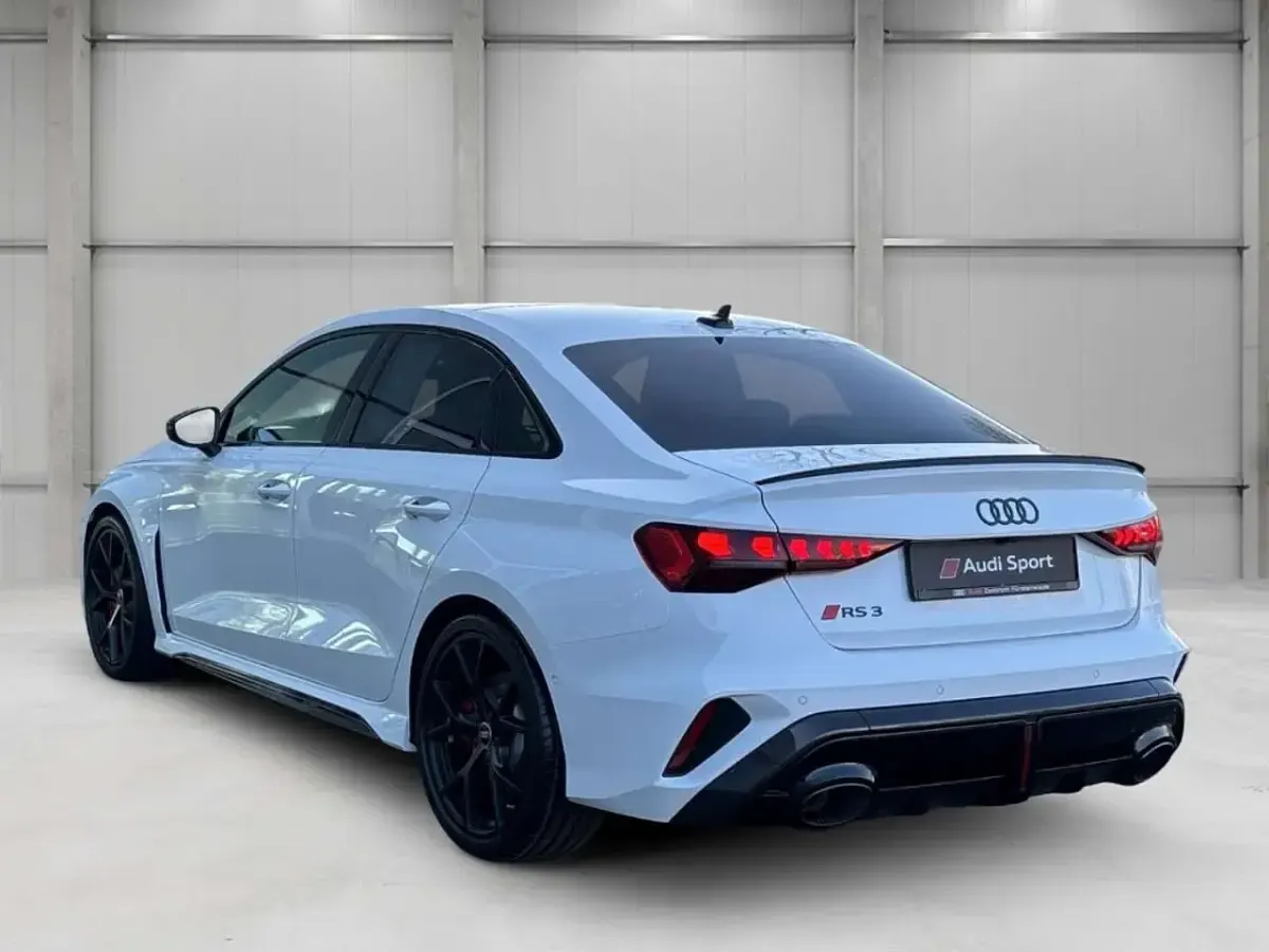 Neu Audi RS3 Sport 400 PS (294 kW) 2026 Weiß Limousine