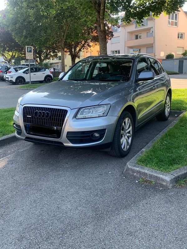 Grau Gebraucht 2009 Audi Q5 SUV | 6.999 € (Superpreis) - Bild 1/4