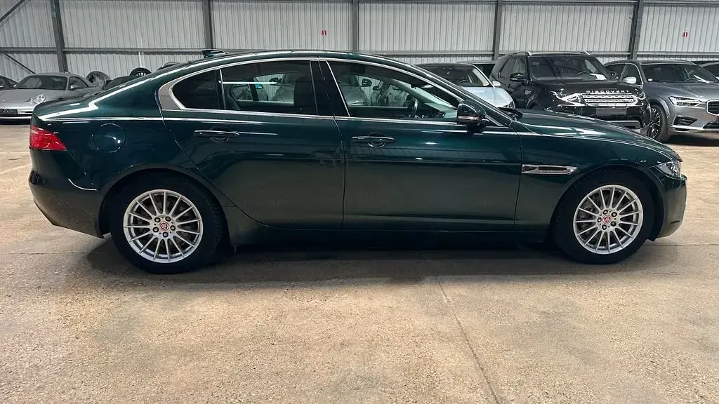 Gebraucht Jaguar XE Prestige 163 PS (119 kW) 2016 Grün Limousine