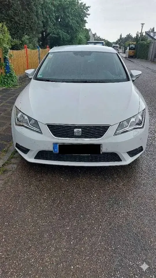 Gebraucht Seat Leon 105 PS (77 kW) 2014 Weiß Limousine