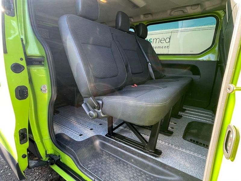 Gebraucht Opel Vivaro 120 PS (88 kW) 2019 Grün Van / Kleinbus