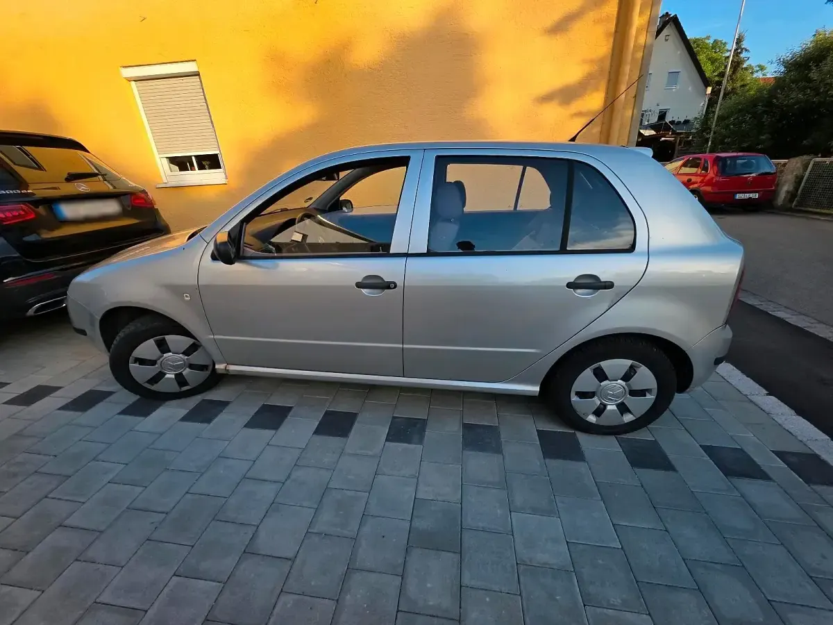 Gebraucht Skoda Fabia 54 PS (39 kW) 2003 Silber Limousine