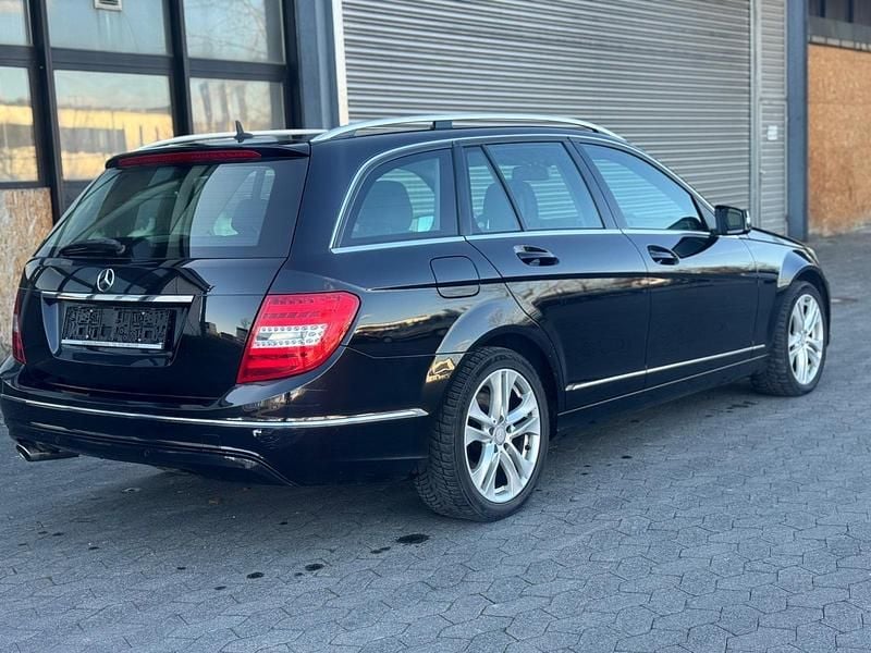 Gebraucht Mercedes C220 170 PS (125 kW) 2012 Schwarz Kombi