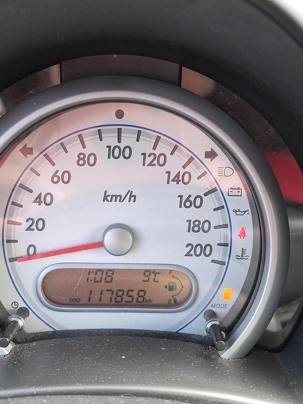 Gebraucht Suzuki Splash 65 PS (47 kW) 2009 Schwarz Kleinwagen