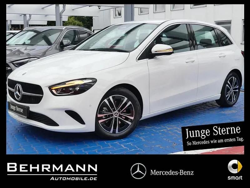 Unilack polarweiß Gebraucht 2024 Mercedes B200 Progressive Van / Kleinbus | 36.890 € - Bild 1/4