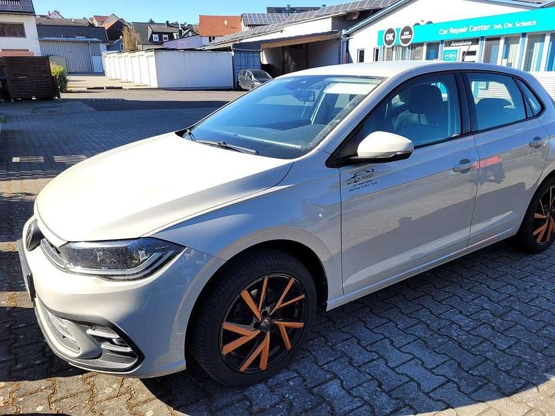 Gebraucht VW Polo Style 110 PS (80 kW) 2023 Ascotgrau Kleinwagen