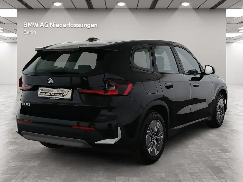 Gebraucht BMW iX1 Performance 200 kW (272 PS) 2023 Schwarz SUV
