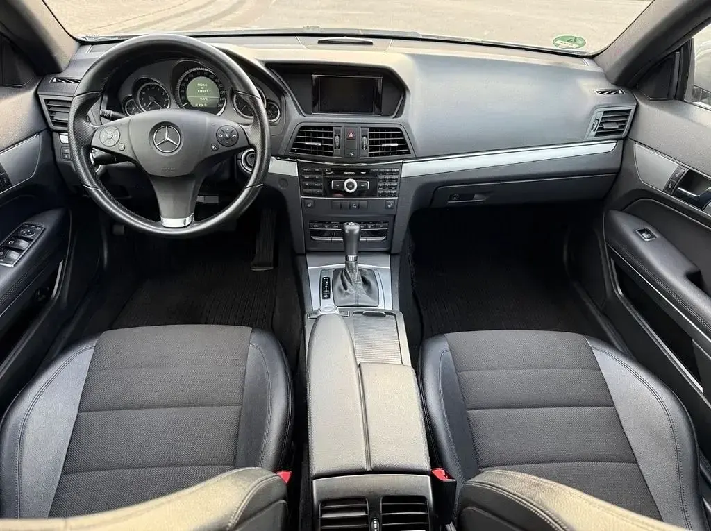 Second-hand Mercedes E200 184 CP (135 kW) 2011 Argintiu Coupe