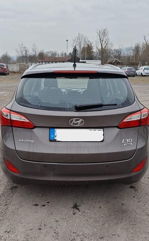 Gebraucht Hyundai i30 Trend 110 PS (80 kW) 2015 Grau Kombi