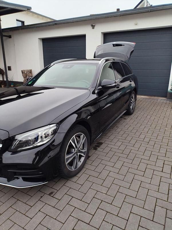 Gebraucht Mercedes C220 194 PS (142 kW) 2019 Schwarz Kombi