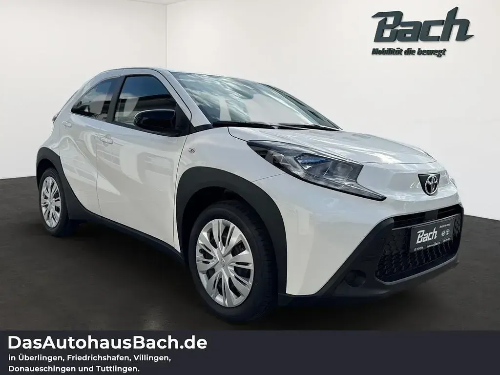 Gebraucht Toyota Aygo X Play 72 PS (52 kW) 2026 Weiß SUV