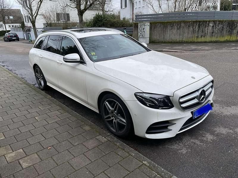 Gebraucht Mercedes E220 AMG line 194 PS (142 kW) 2018 Kombi
