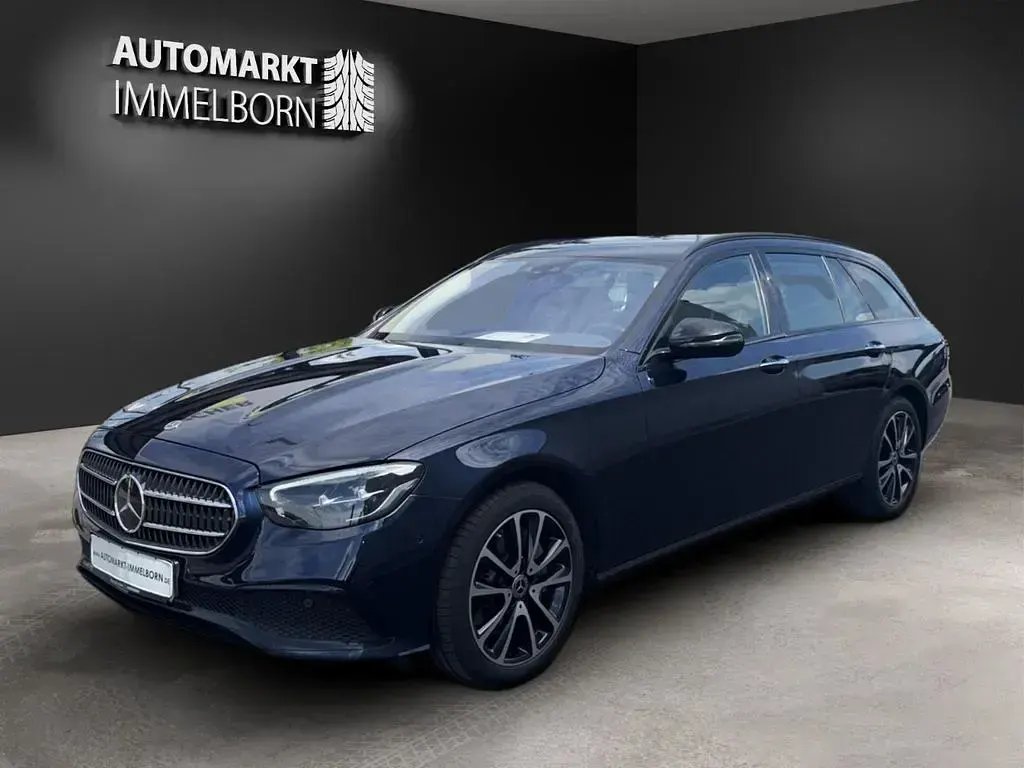 Gebraucht Mercedes E220 220 PS (161 kW) 2022 Blau Limousine