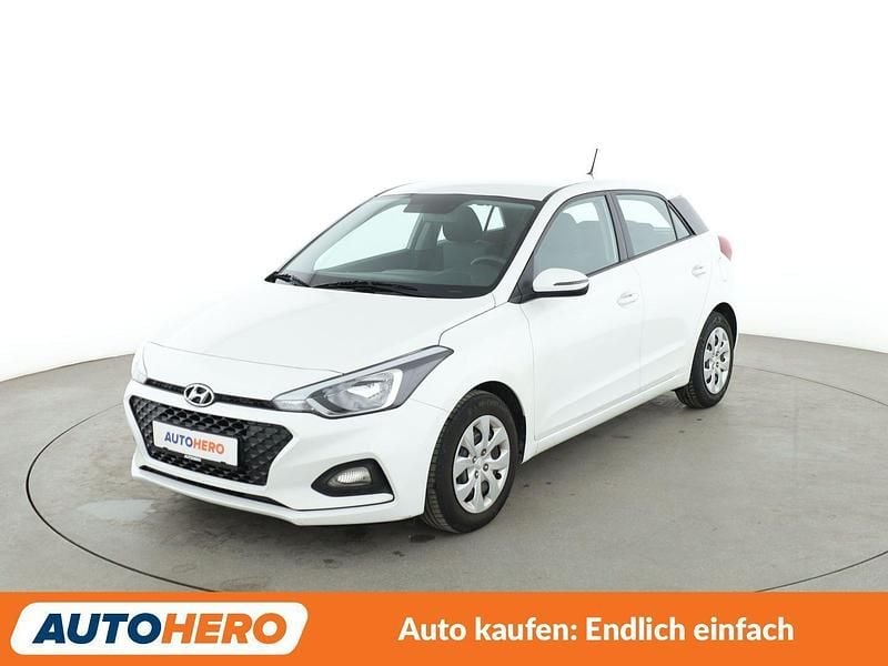 Gebraucht Hyundai i20 Select 75 PS (55 kW) 2019 Weiß Limousine