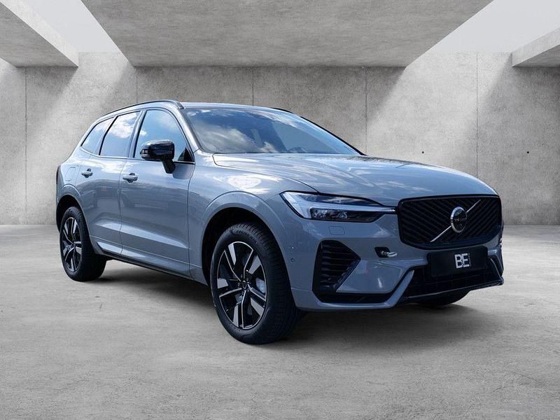 Neu Volvo XC60 Plus 398 PS (292 kW) 2025 Grau SUV