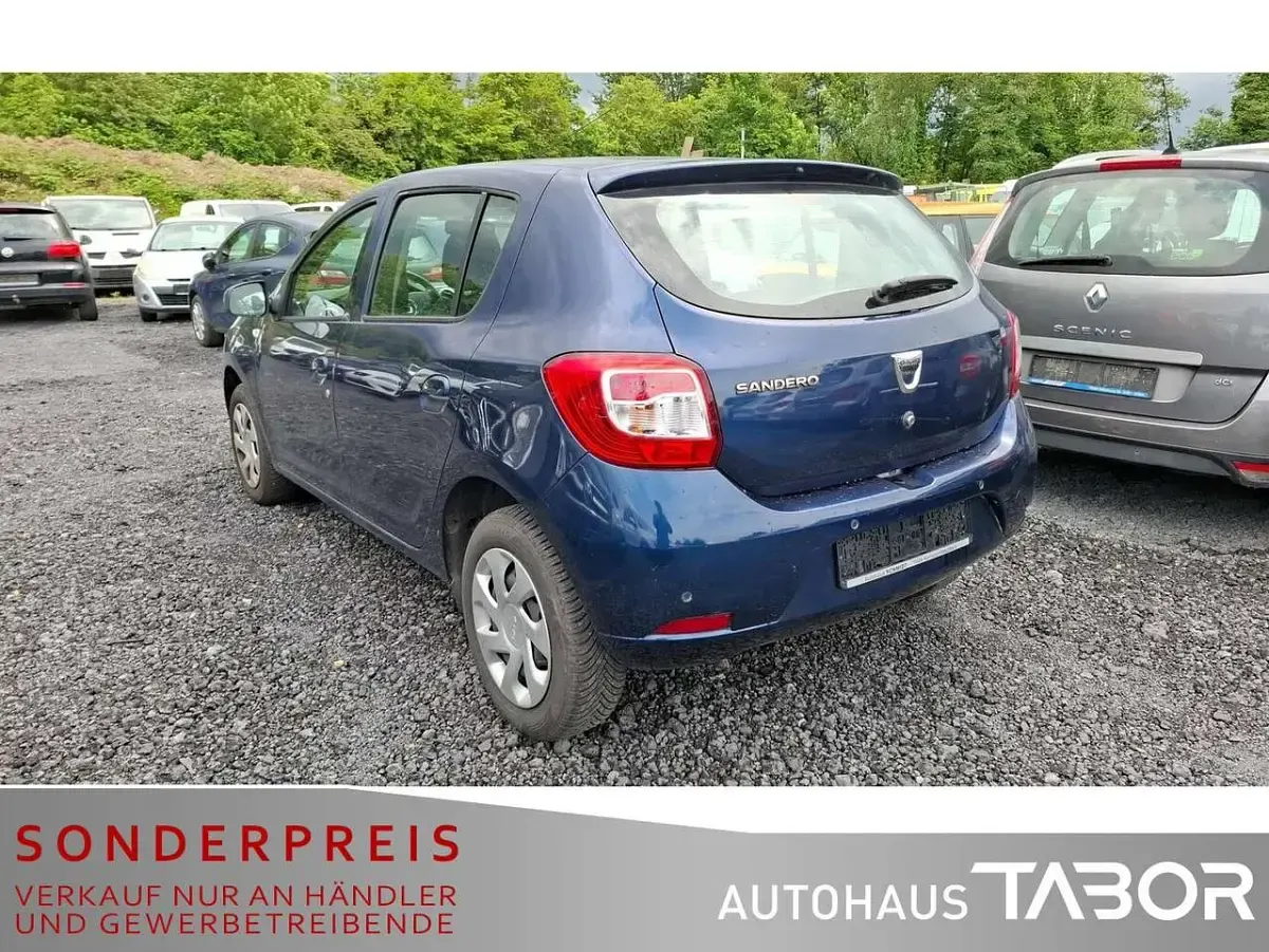 Używany Dacia Sandero 90 KM (66 kW) 2016 Niebieski Hatchback