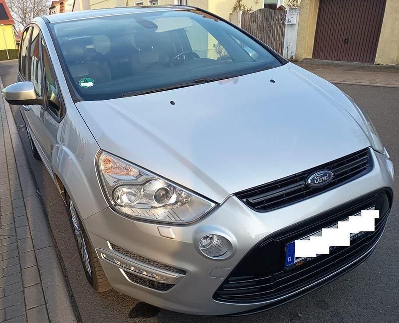 Gebraucht Ford S-MAX Champions Edition 116 PS (85 kW) 2012 Silber Van / Kleinbus