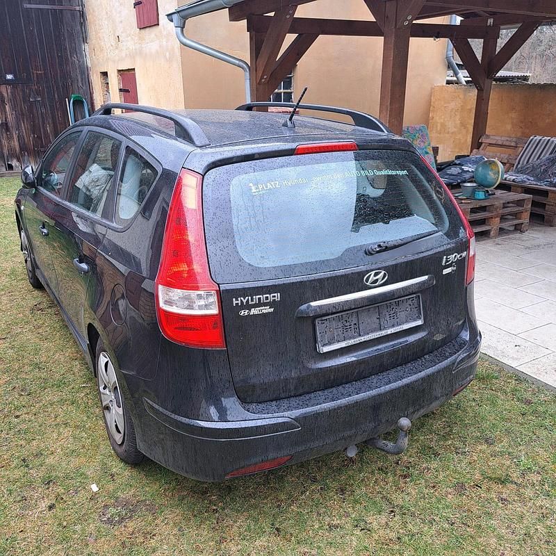 Gebraucht Hyundai i30 110 PS (80 kW) 2011 Kombi