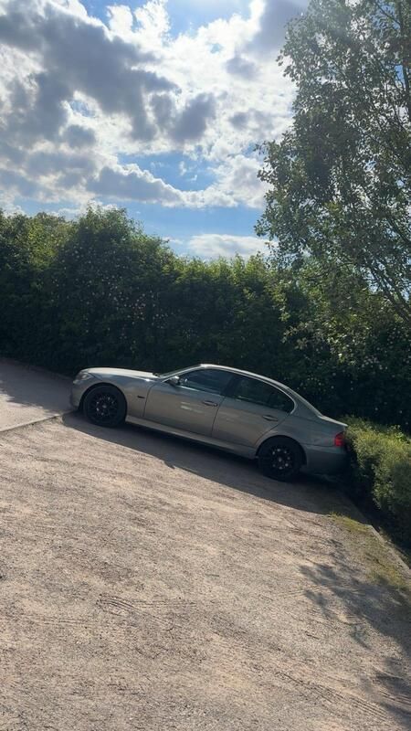 Andere außenfarben Gebraucht 2006 BMW 325 Limousine | 7.500 € (Teuer) - Bild 1/4