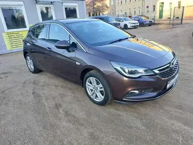 Gebraucht Opel Astra Dynamic 150 PS (110 kW) 2016 Braun Kleinwagen
