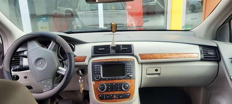 Gebraucht Mercedes R320 224 PS (164 kW) 2007 Grau Van / Kleinbus