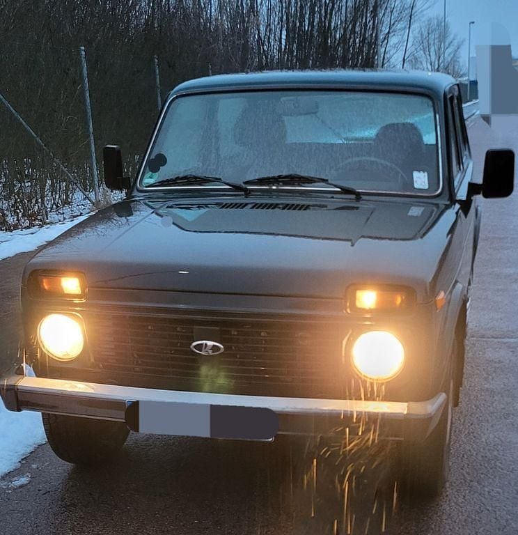 Gebraucht Lada niva 82 PS (60 kW) 2009 Grün SUV