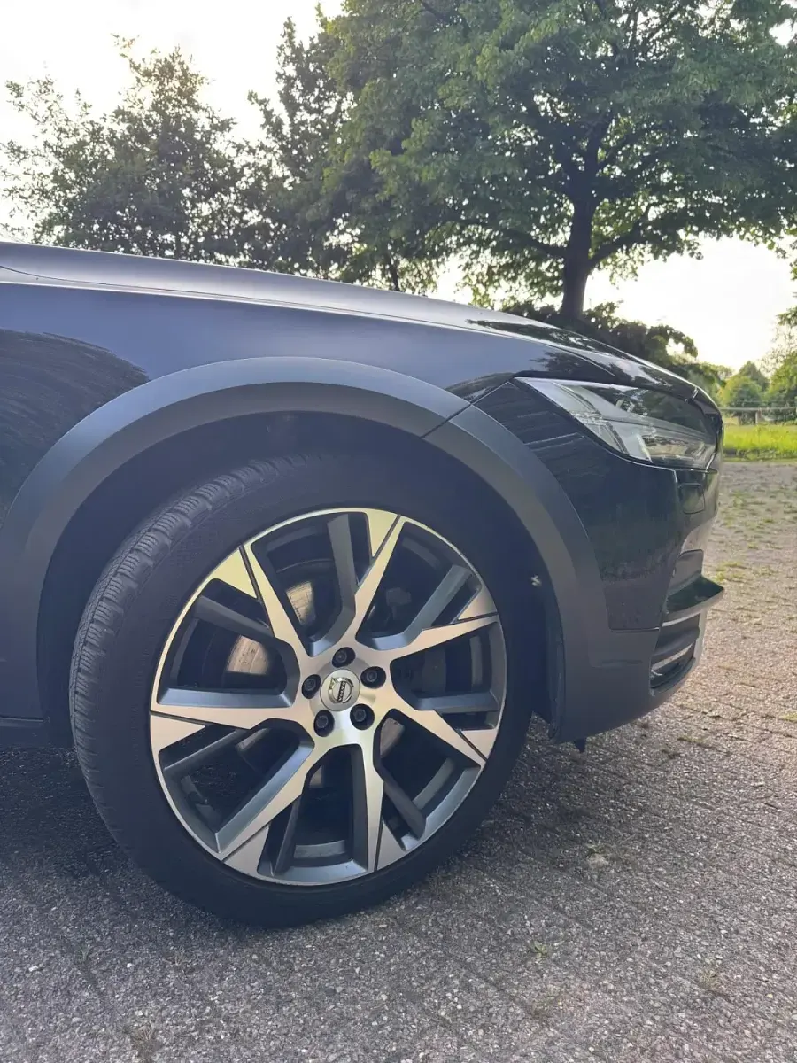 Gebraucht Volvo V90 CC 235 PS (172 kW) 2019 Schwarz Kombi
